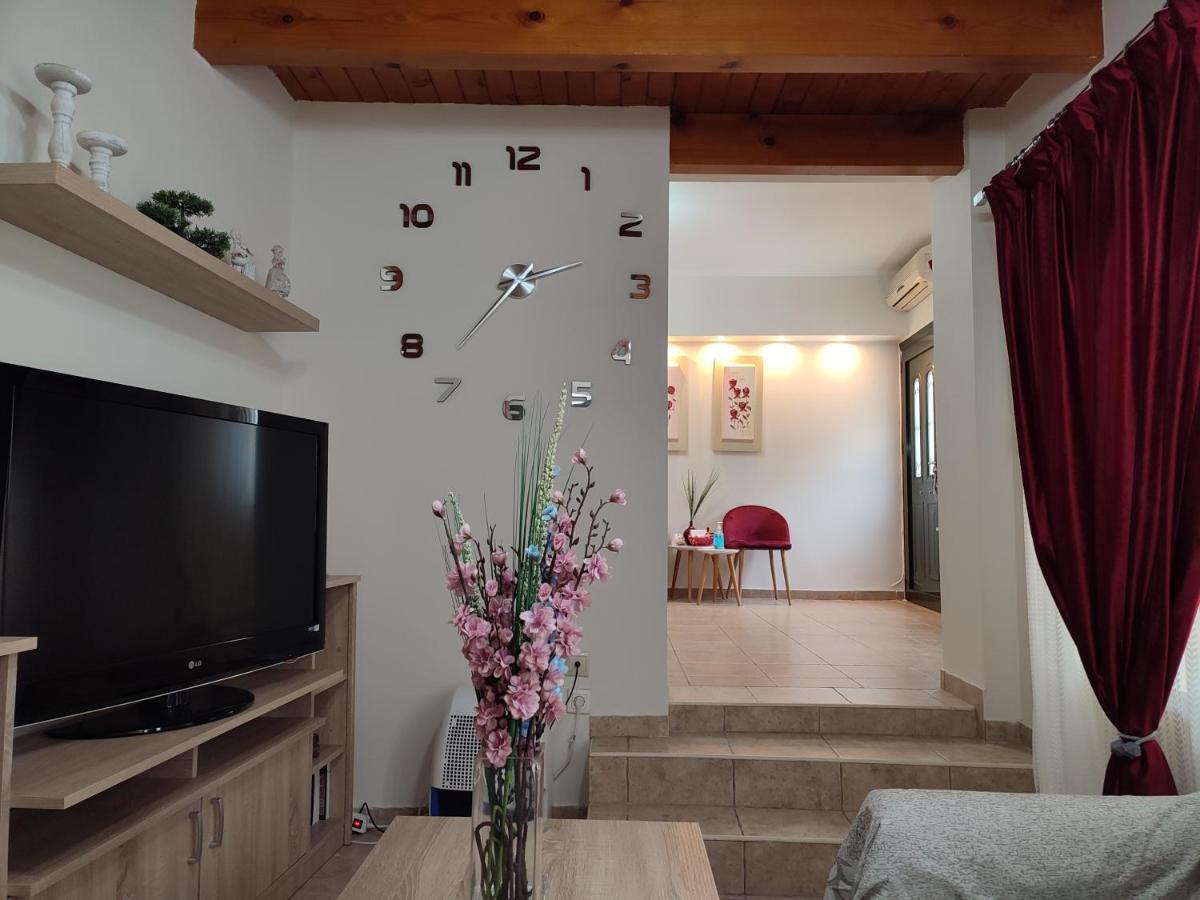 Marilou'S Cottage Agios Matthaios  ภายนอก รูปภาพ